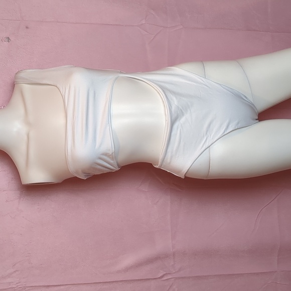 Nasty Gal One Shoulder Cut Out Monokini Swimsuit in White size 8 - Picture 1 of 4